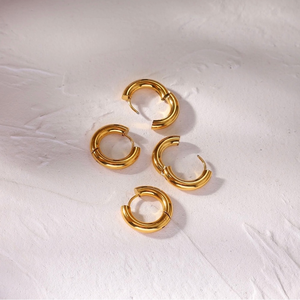 Chunky Hoop Huggie earrings